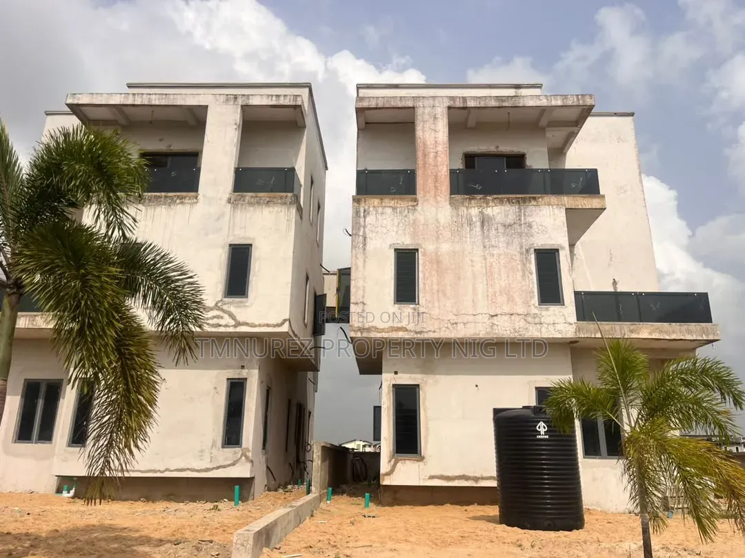 5bdrm Duplex in Off Lekki-Epe Expressway for sale in Off Lekki-Epe Expressway