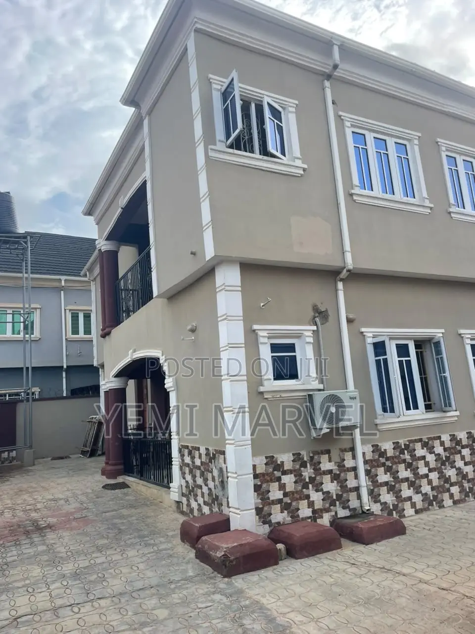 3bdrm Block of Flats in Ajila Road 3, Elebu for rent in Akala Express