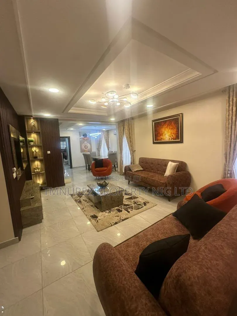 Furnished 3bdrm Duplex in Haris Drive Vgc for rent in VGC / Ajah