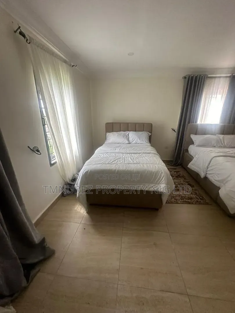 Furnished 3bdrm Duplex in Haris Drive Vgc for rent in VGC / Ajah