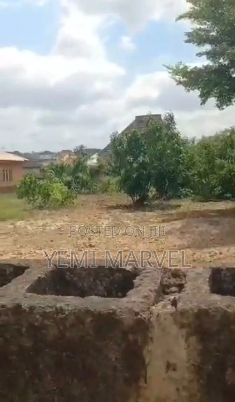 800sqm of Land With Demolishable Building at Palace Bus Stop Akala Way in Akobo