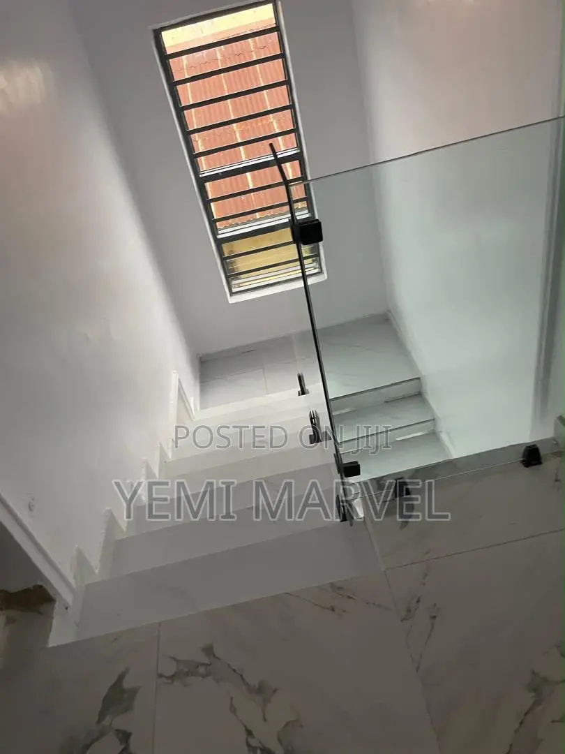 3bdrm Duplex in Olusoji, Off Akala for sale in Oluyole Estate