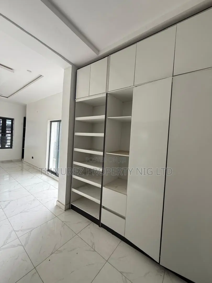 1bdrm Shared Apartment in Ologolo, Lekki for rent in Lekki