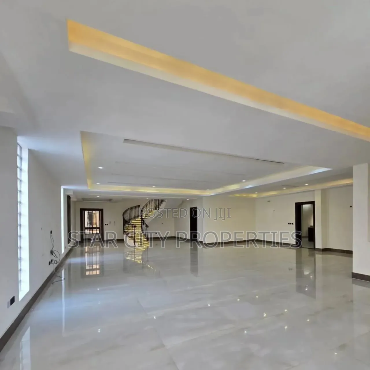 5bdrm Penthouse in Old Ikoyi Lagos, Banana Island for sale in Banana Island