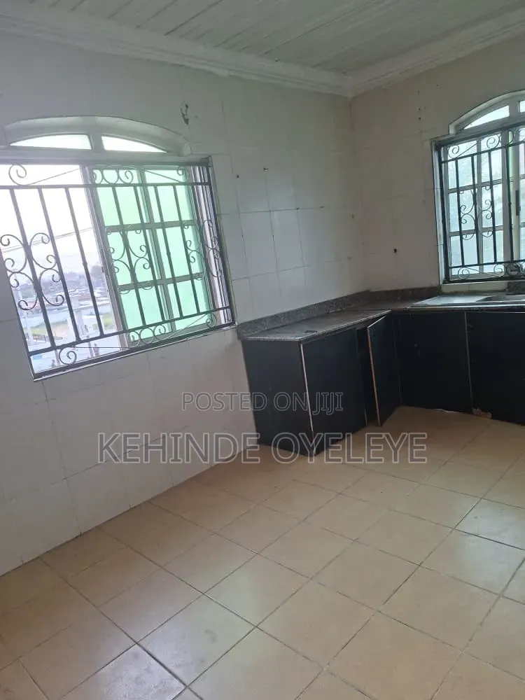 2bdrm Block of Flats in Jakande for rent in Jakande