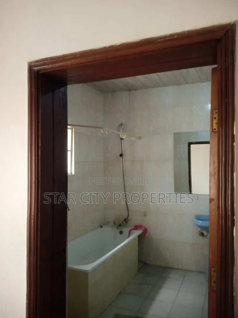 3bdrm Apartment in Ikeja Gra for rent in Ikeja GRA