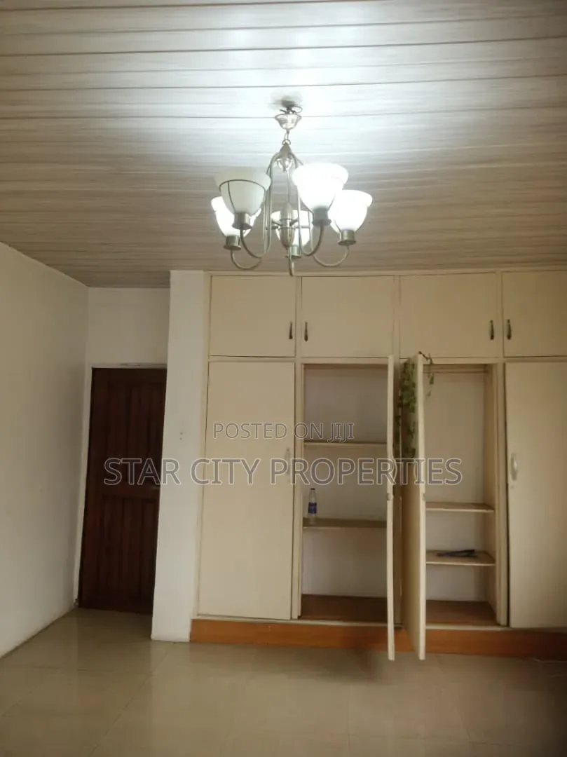 3bdrm Apartment in Ikeja Gra for rent in Ikeja GRA