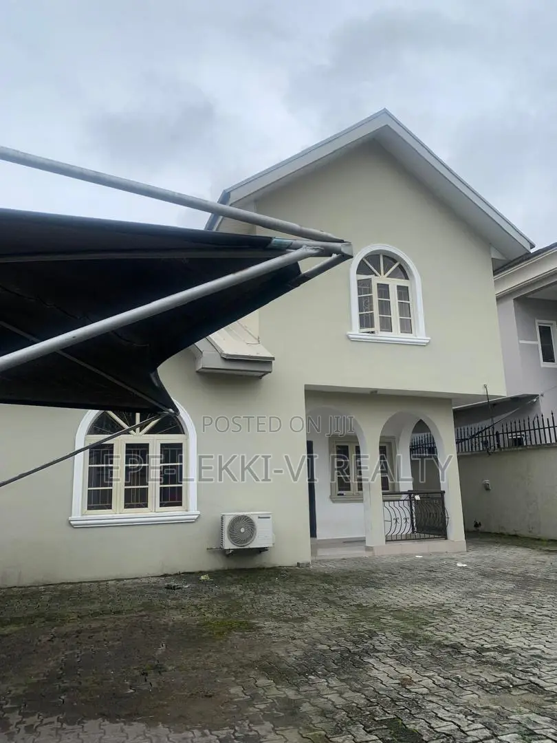 4bdrm Duplex in Lekki Phase 1 for rent in Lekki Phase 1