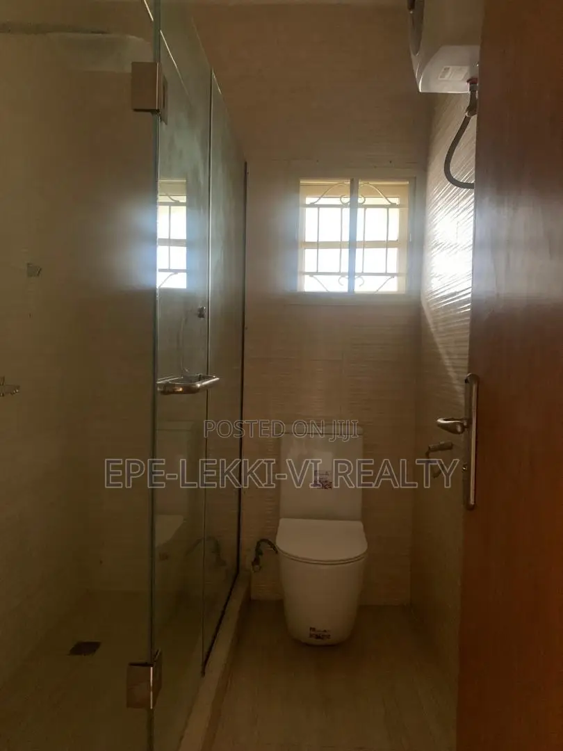 4bdrm Duplex in Lekki Phase 1 for rent in Lekki Phase 1