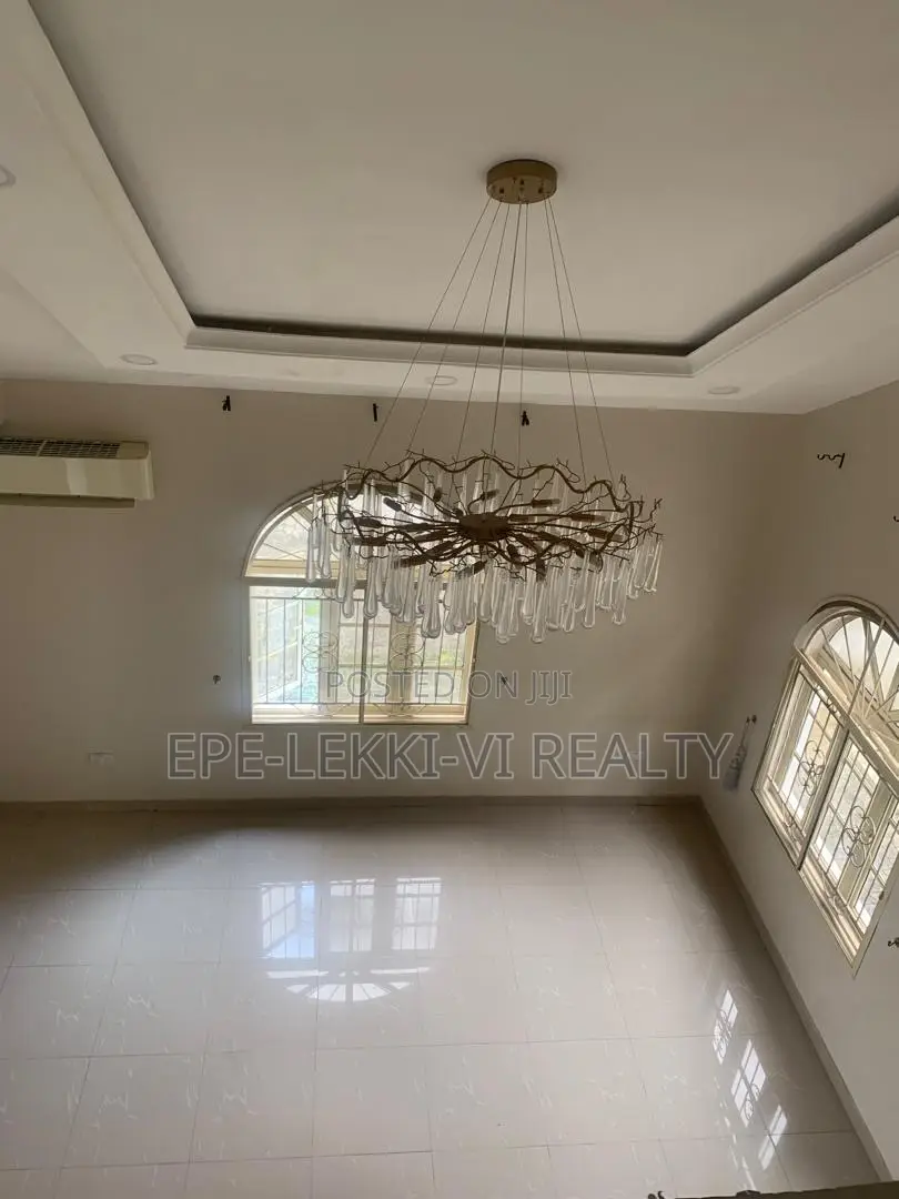 4bdrm Duplex in Lekki Phase 1 for rent in Lekki Phase 1