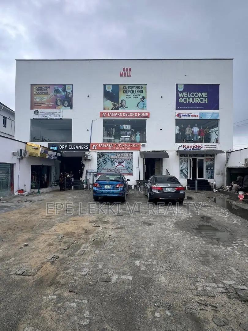 Shop to Let in Lekki (Orchid Road) in Lekki