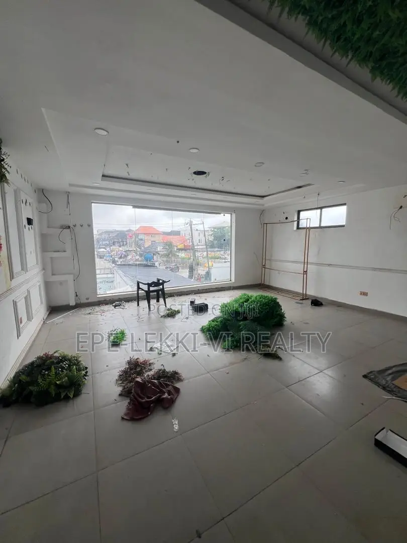 Shop to Let in Lekki (Orchid Road) in Lekki