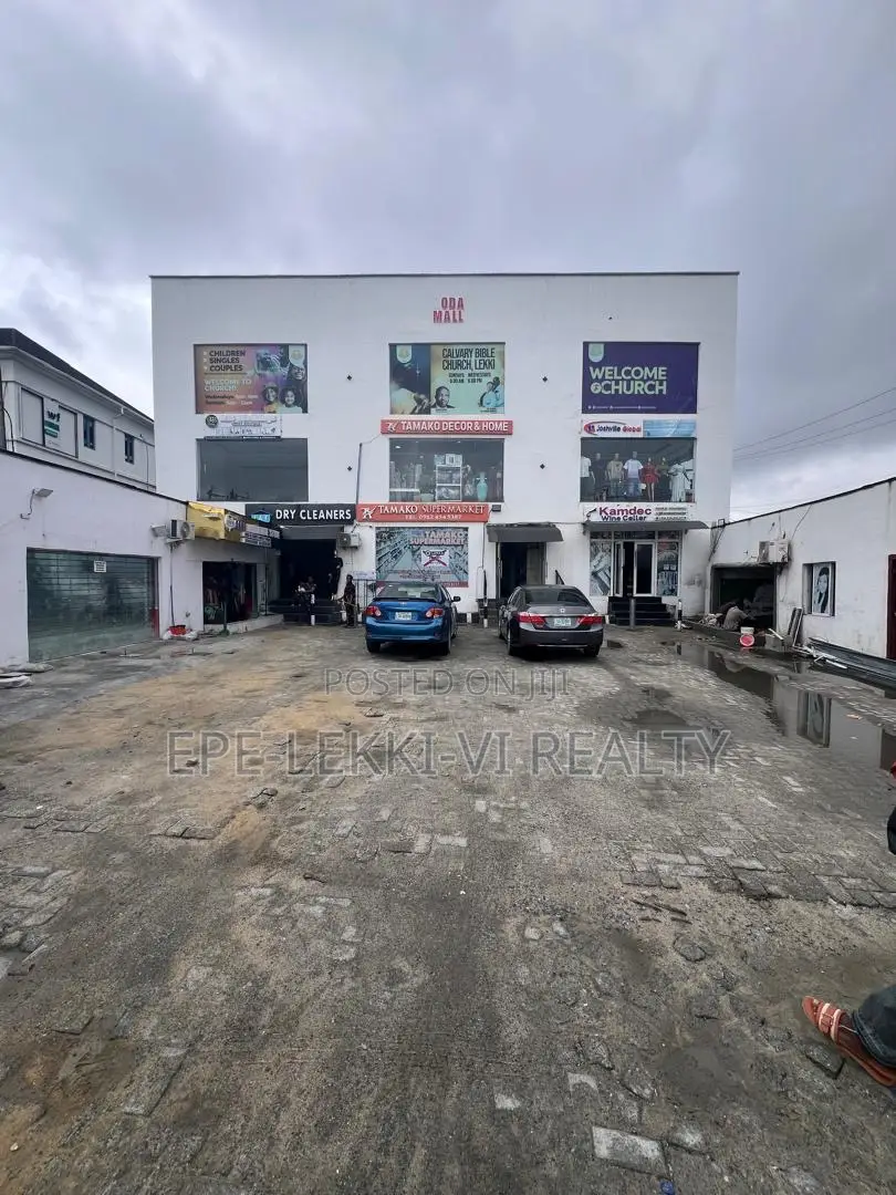 Shop to Let in Lekki (Orchid Road) in Lekki