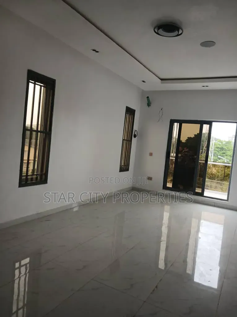 3bdrm Apartment in Ikeja Gra Lagos for rent in Ikeja GRA