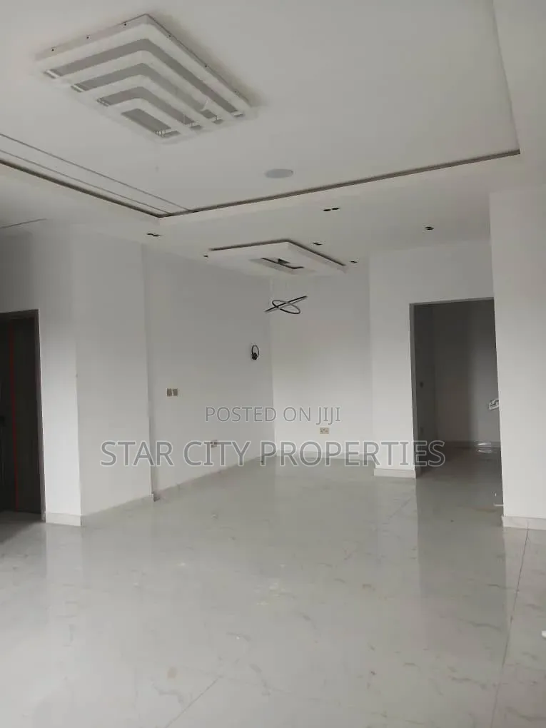 3bdrm Apartment in Ikeja Gra Lagos for rent in Ikeja GRA