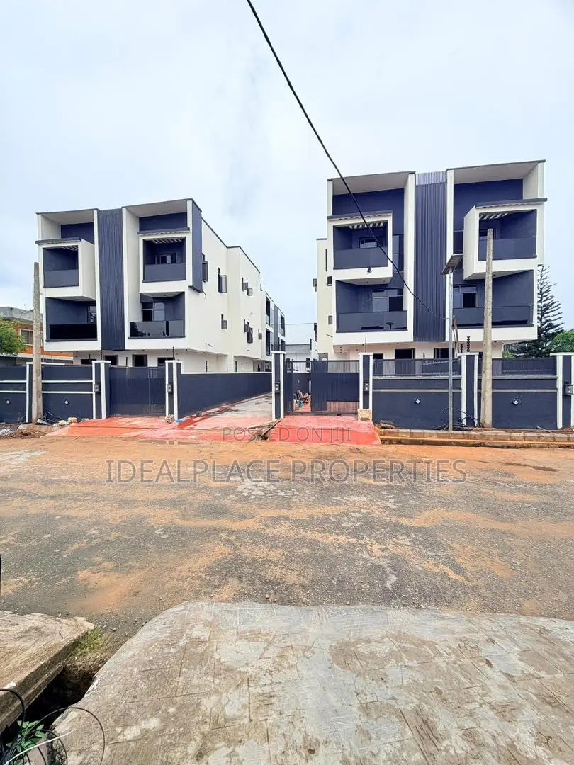 4bdrm Duplex in Adeniyi Jones for sale in Adeniyi Jones