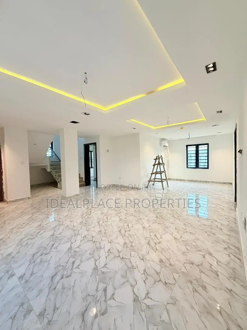 4bdrm Maisonette in Opebi for sale in Opebi