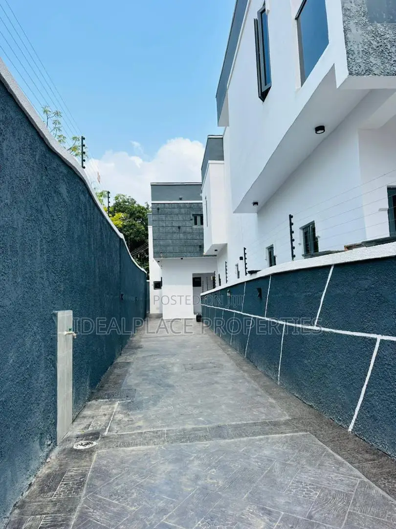 4bdrm Duplex in Berger for sale in Berger