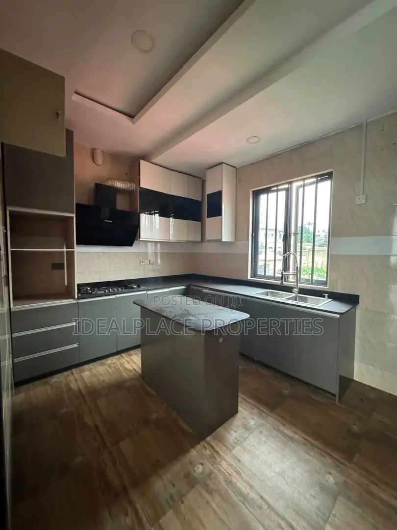 4bdrm Duplex in GRA Phase 2 Shangisha for sale in GRA Phase 2 Shangisha