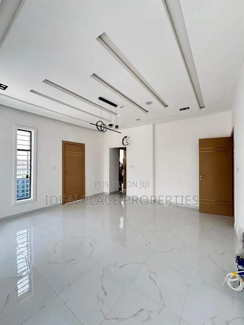 5bdrm Duplex in Omole Phase 1 for sale in Omole Phase 1