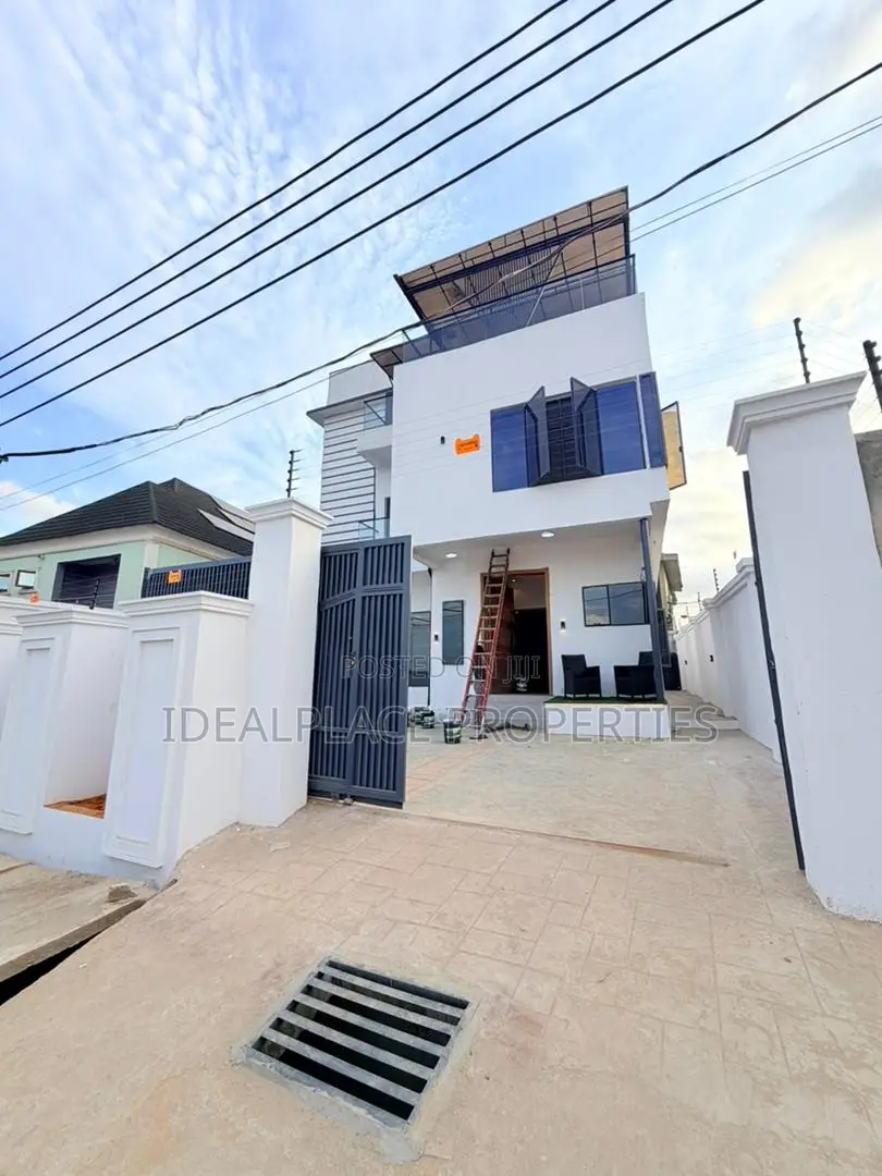 5bdrm Duplex in Aguda / Ogba for sale in Aguda / Ogba
