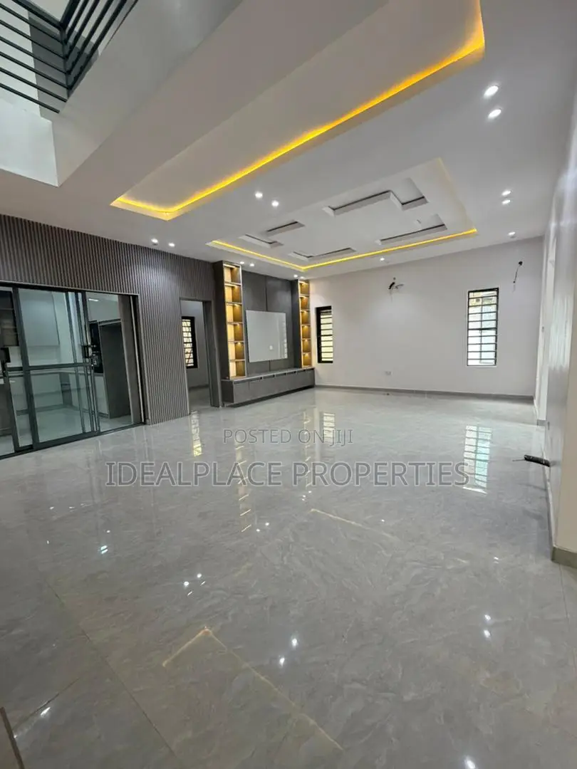 5bdrm Duplex in Aguda / Ogba for sale in Aguda / Ogba
