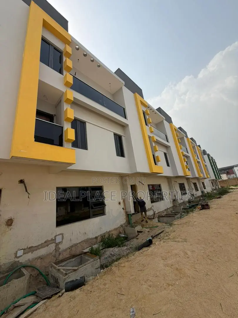 4bdrm Townhouse/Terrace in Ogudu GRA for sale in Ogudu GRA