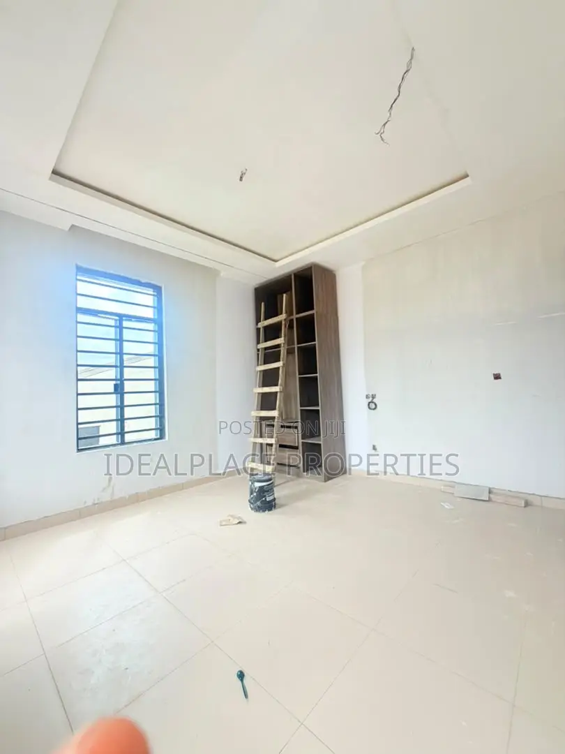 5bdrm Duplex in GRA Phase 2 Shangisha for sale in GRA Phase 2 Shangisha