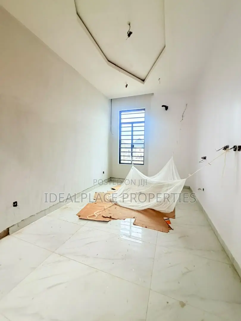 5bdrm Duplex in GRA Phase 2 Shangisha for sale in GRA Phase 2 Shangisha