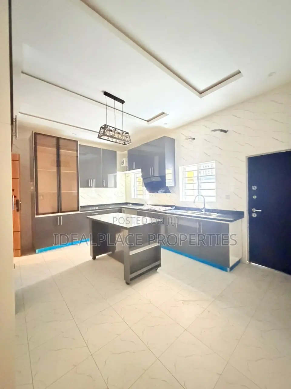 5bdrm Duplex in GRA Phase 2 Shangisha for sale in GRA Phase 2 Shangisha