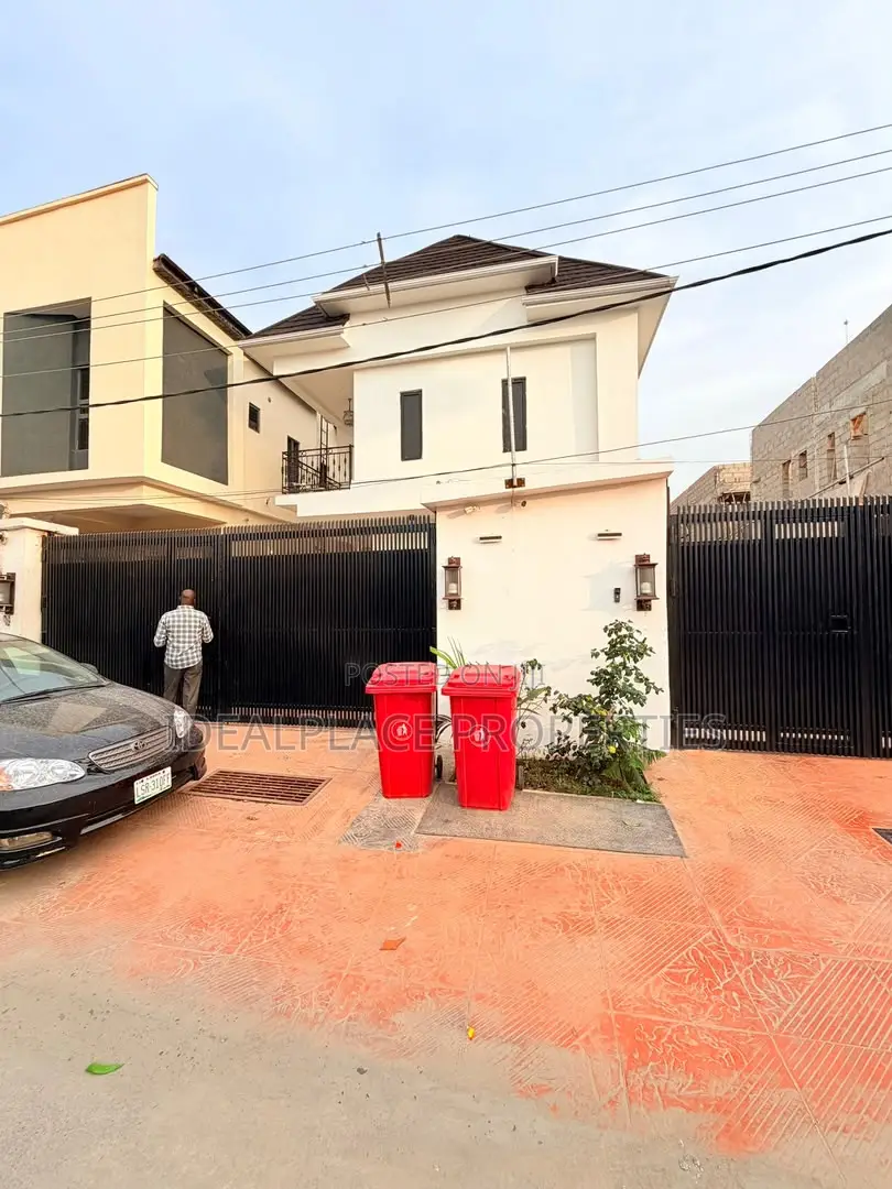 4bdrm Duplex in Eric Moore for sale in Eric Moore