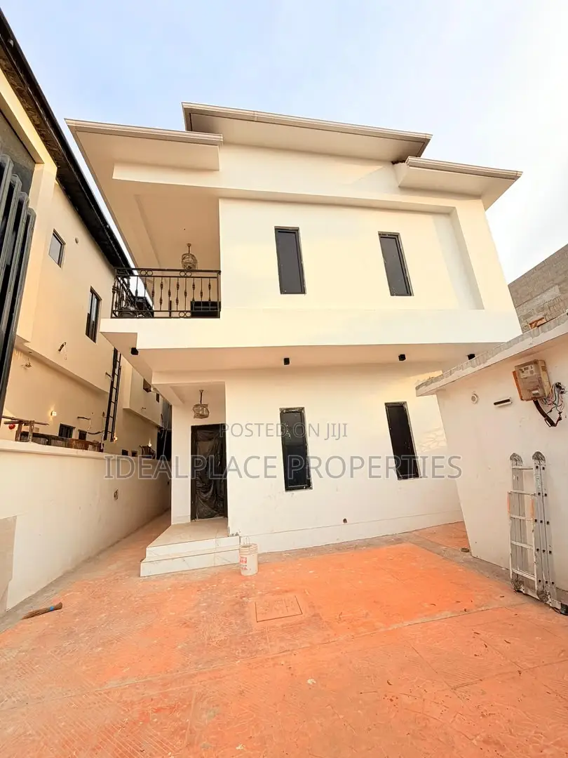 4bdrm Duplex in Eric Moore for sale in Eric Moore