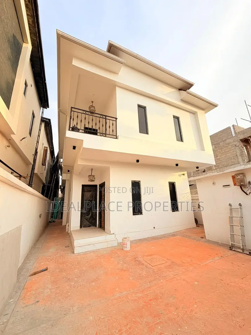 4bdrm Duplex in Eric Moore for sale in Eric Moore