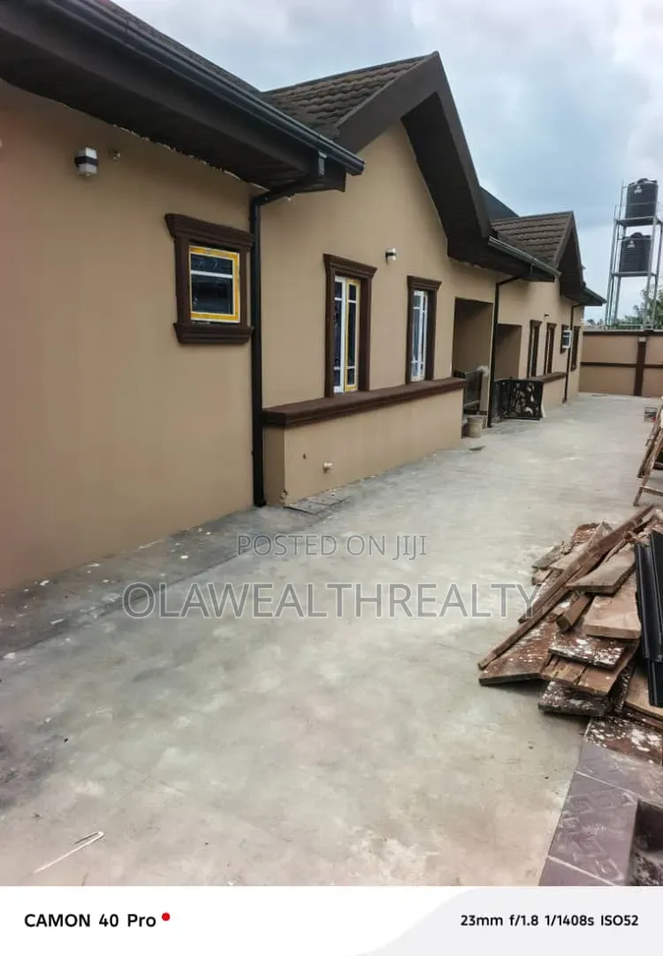 3bdrm Bungalow in Okebadan Estate, Akobo for rent in Akobo