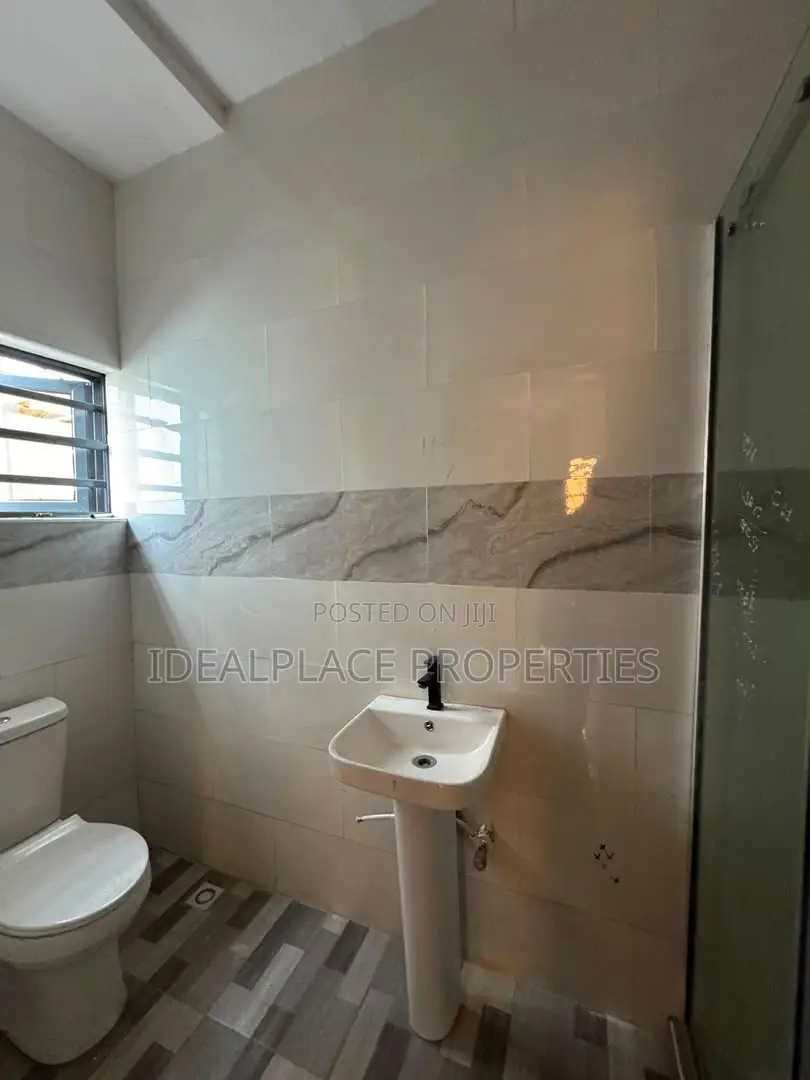 4bdrm Duplex in Berger for sale in Berger