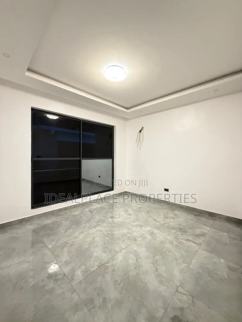5bdrm Duplex in Ikate for sale in Ikate