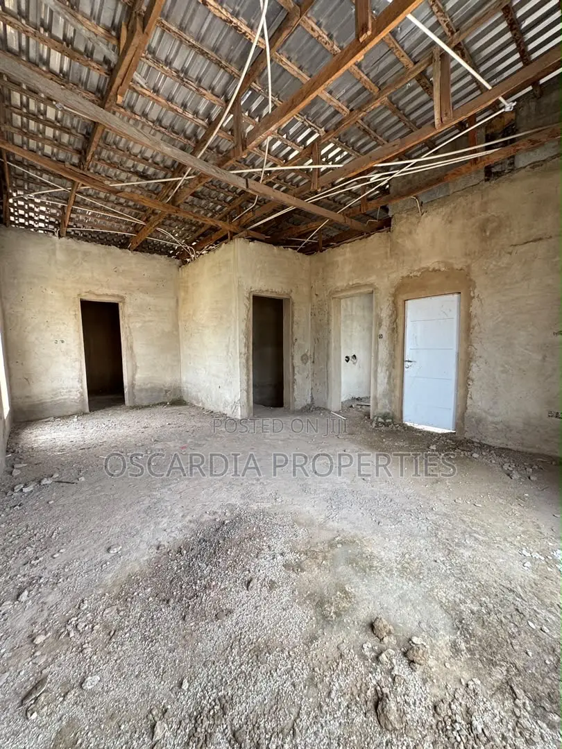 4bdrm Duplex in Life Camp for sale in Life Camp