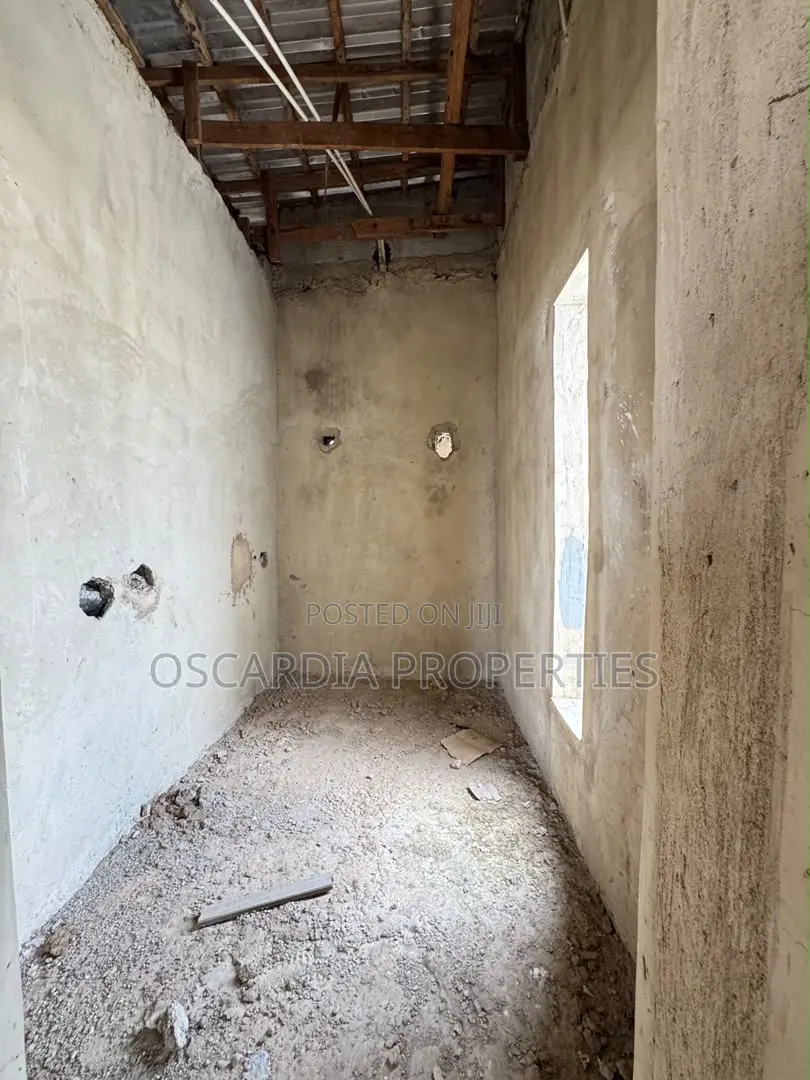 4bdrm Duplex in Life Camp for sale in Life Camp