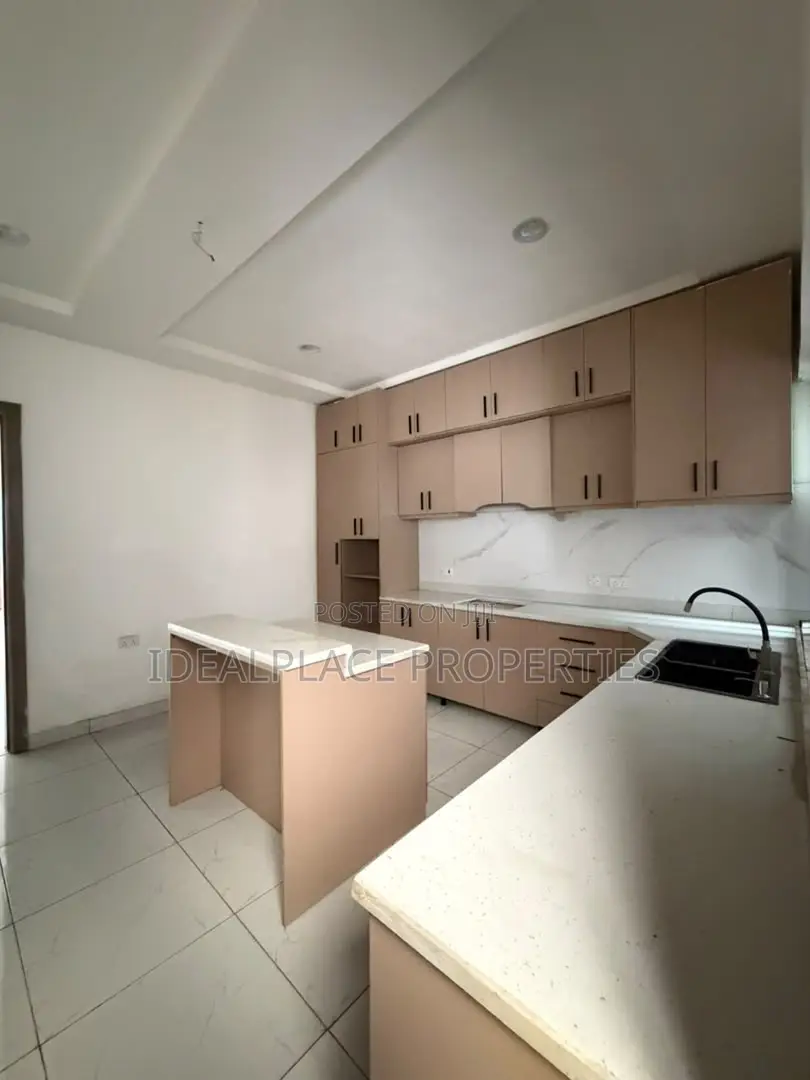 4bdrm Duplex in Osapa london for sale in Osapa london