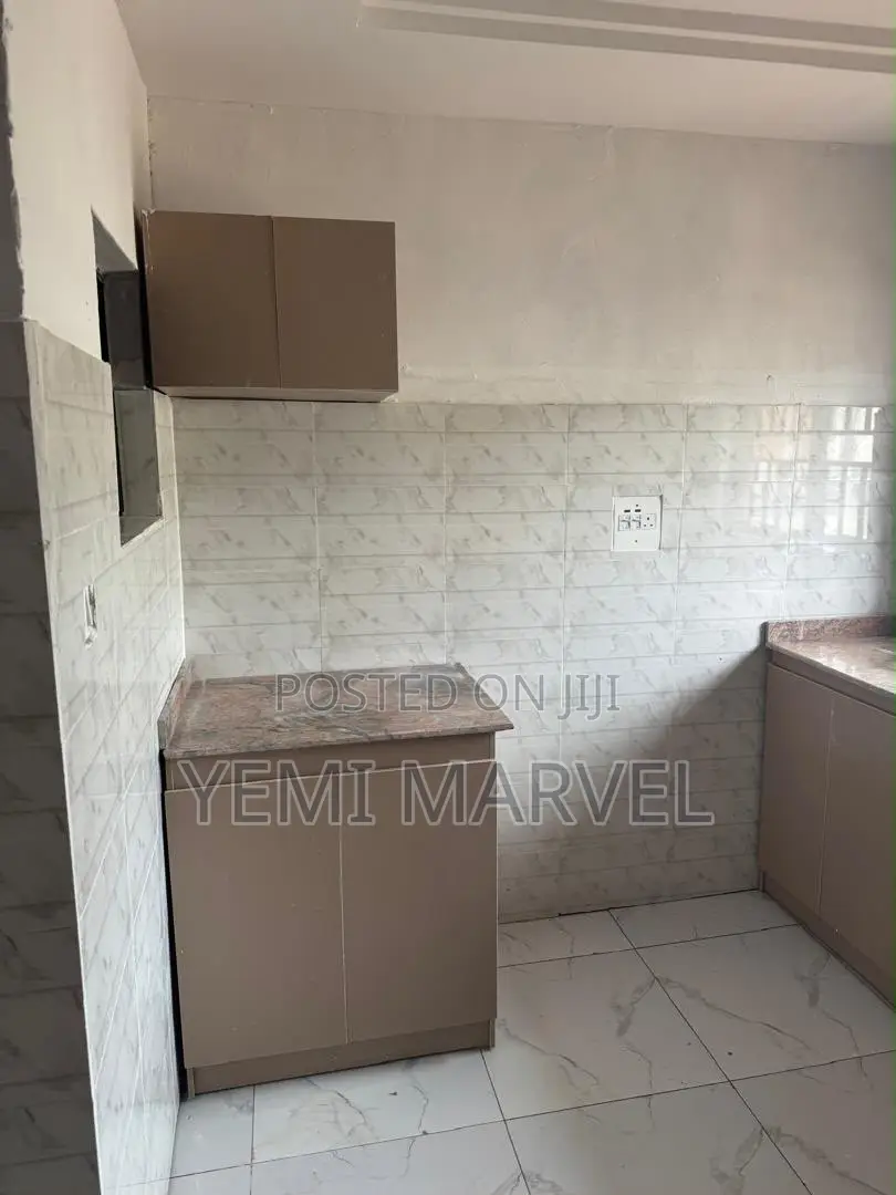 3bdrm Block of Flats in Oluyole Estate, for rent in Oluyole Estate
