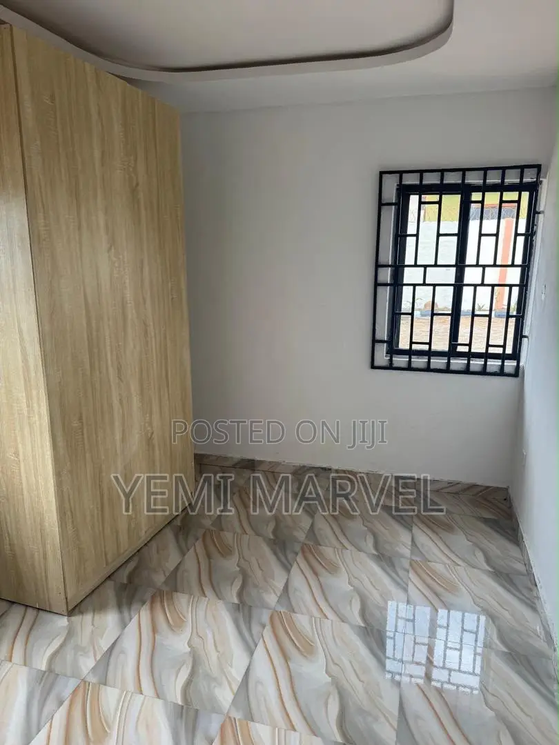 3bdrm Block of Flats in Oluyole Estate, for rent in Oluyole Estate