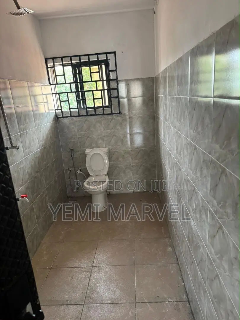 3bdrm Block of Flats in Oluyole Estate, for rent in Oluyole Estate