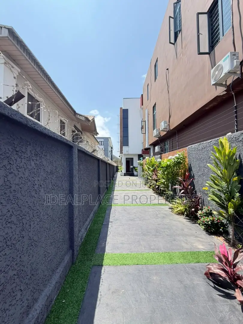 5bdrm Duplex in Lekki Phase 1 for sale in Lekki Phase 1