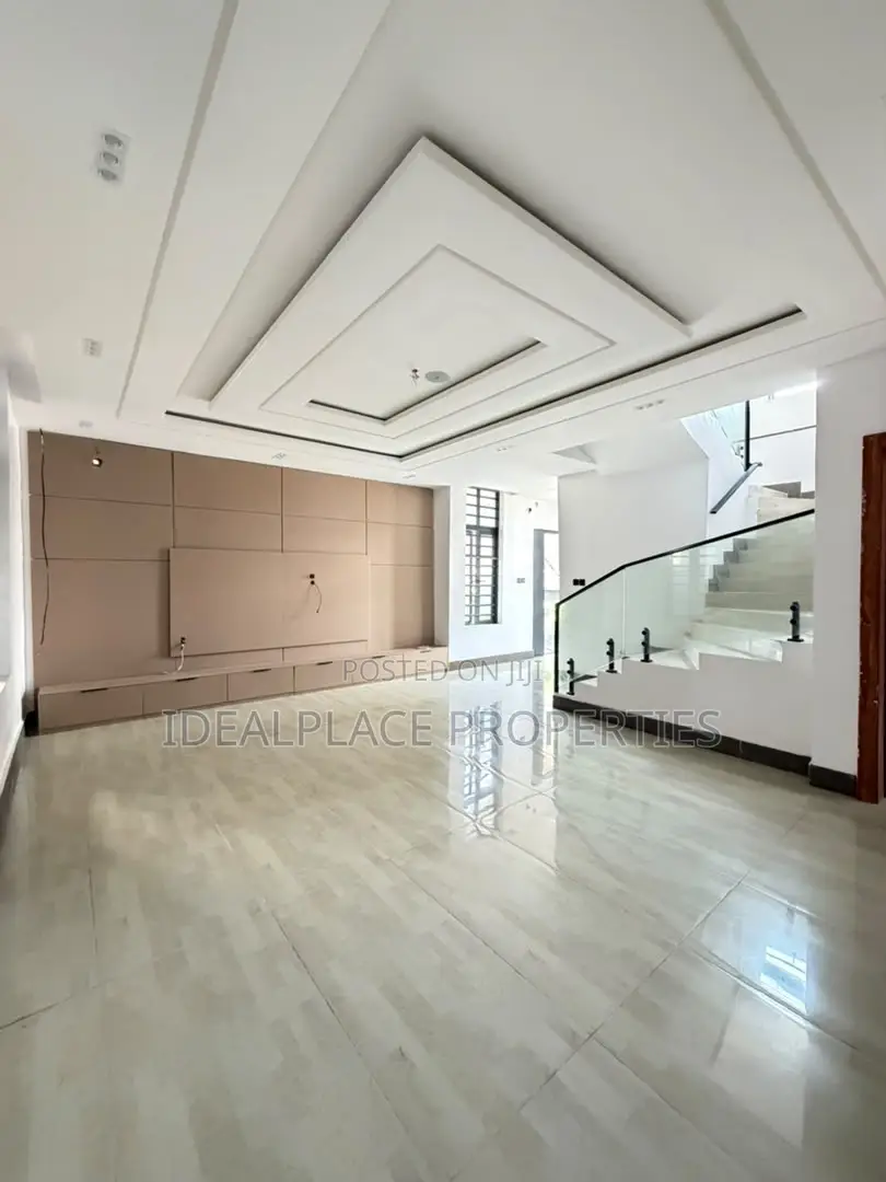5bdrm Duplex in Lekki Phase 1 for sale in Lekki Phase 1