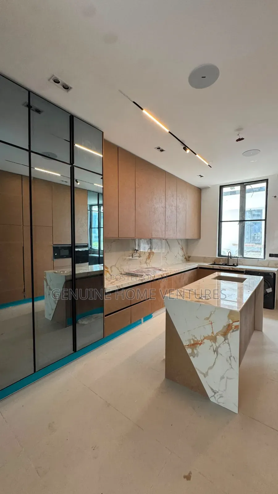 5bdrm Duplex in Ikate for sale in Ikate