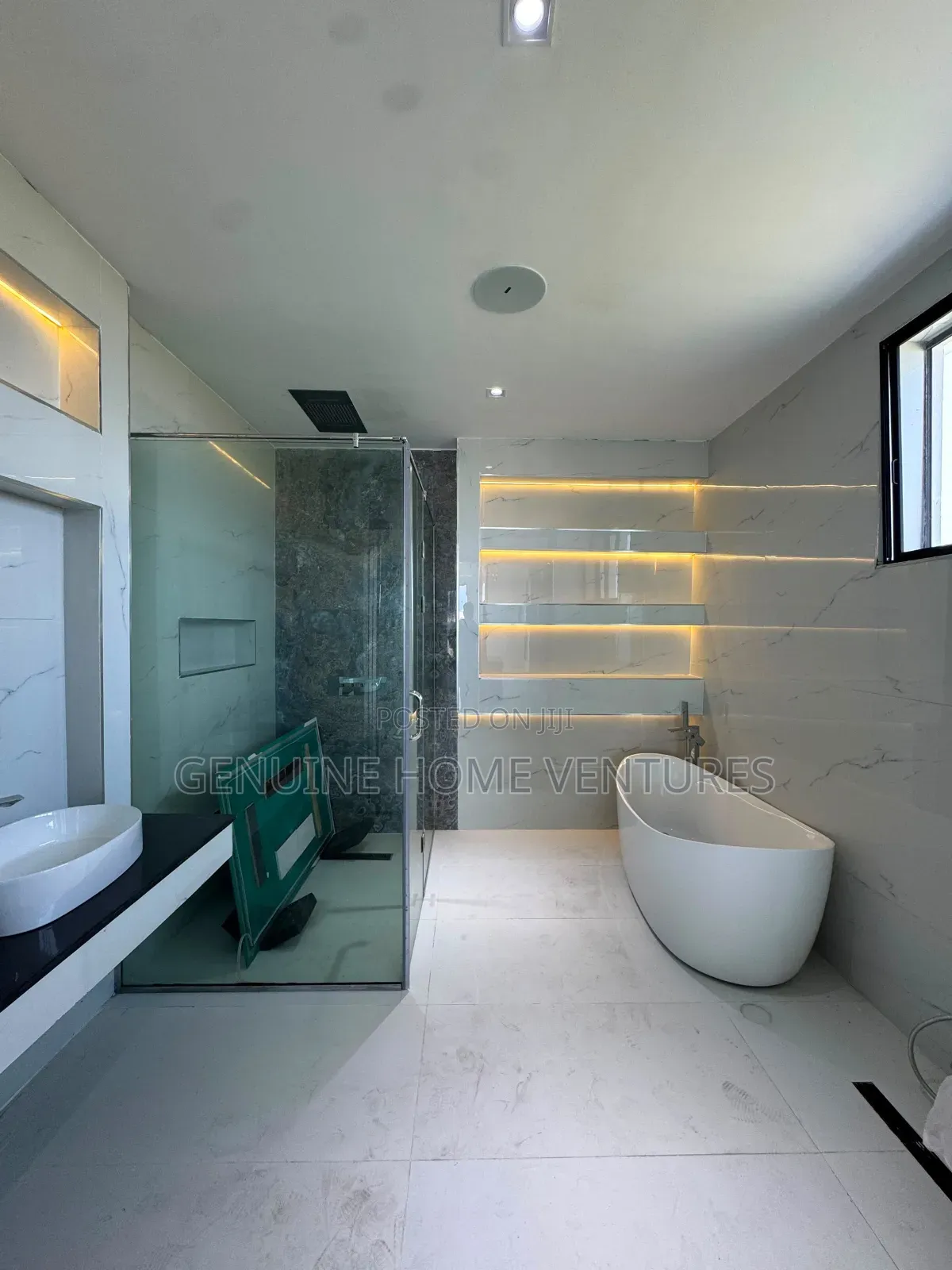 5bdrm Duplex in Ikate for sale in Ikate
