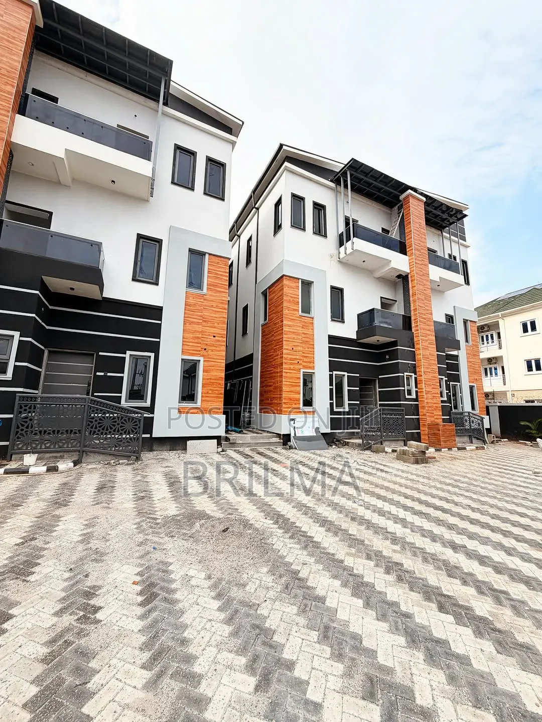 5bdrm Duplex in Jahi for sale in Jahi