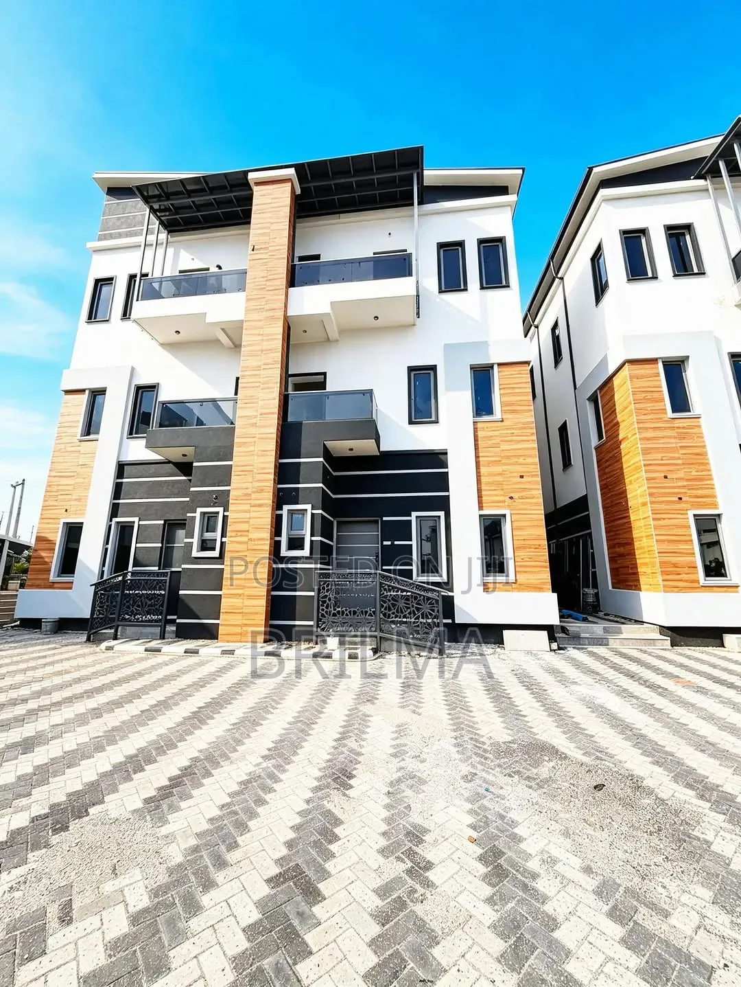 5bdrm Duplex in Jahi for sale in Jahi
