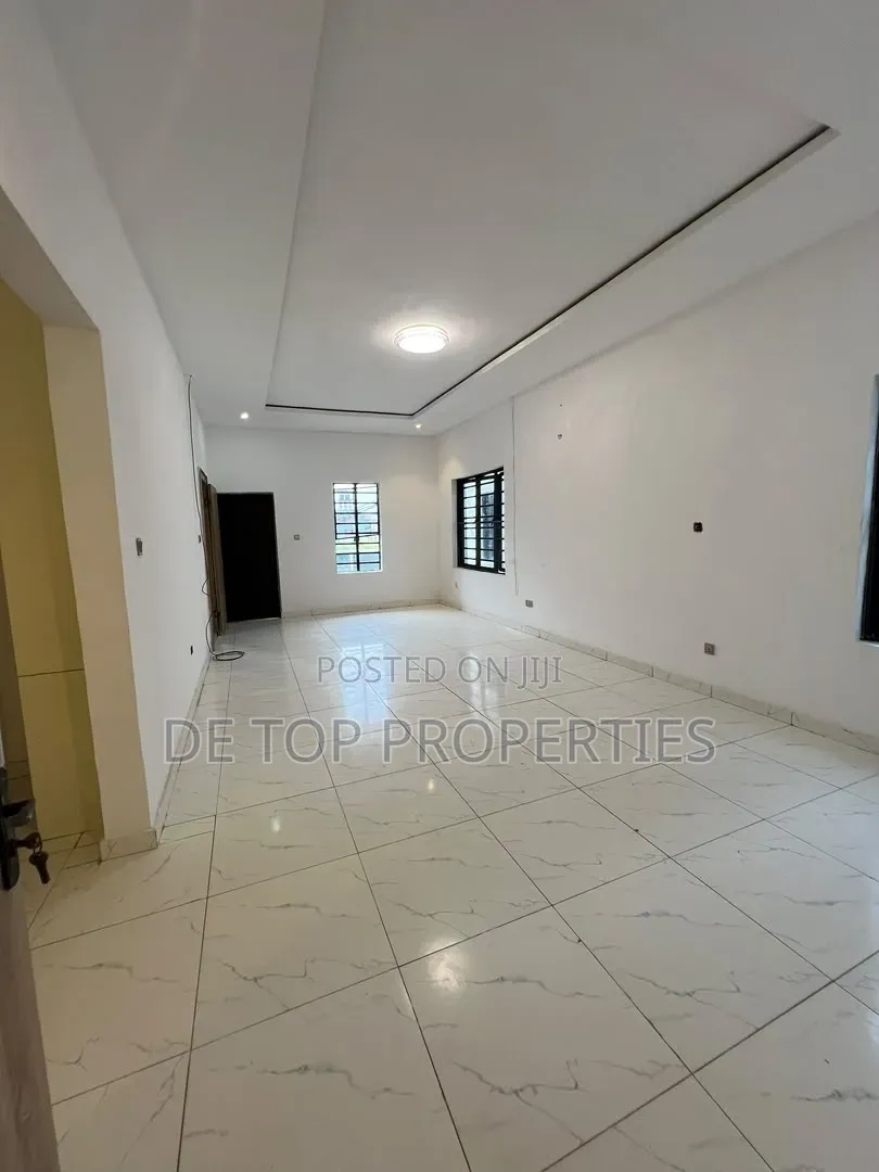 4bdrm Duplex in Ikota for rent in Ikota
