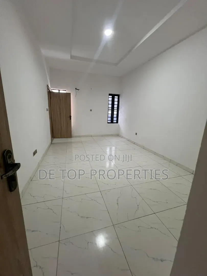 4bdrm Duplex in Ikota for rent in Ikota